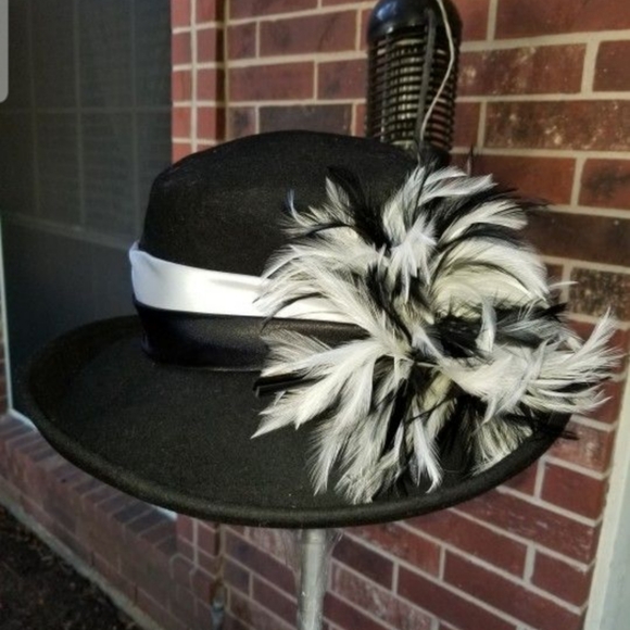 Vintage Glamorous Hat - Picture 6 of 9